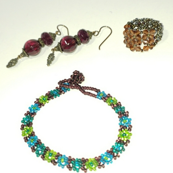 Bracelet, ring and earrings set. - Picture 1 of 8